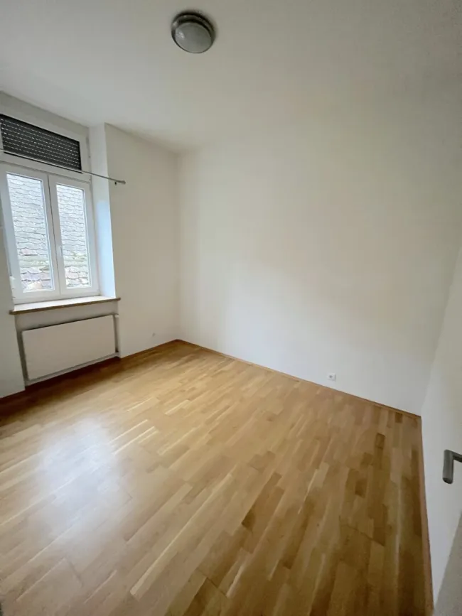 Schöne 3 Zimmer Wohnung direkt am Hauptplatz! - Bild