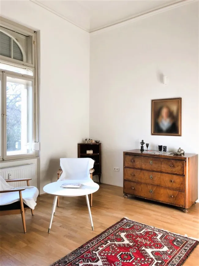2-Zimmer-Wohnung mit Neubaucharakter in stilvoller Altbauvilla in St. Leonhard - Titelbild