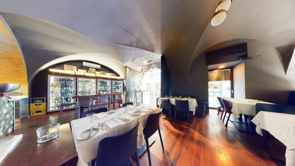 Modernes, vollausgestattetes Restaurant und Eventlokation - Bild