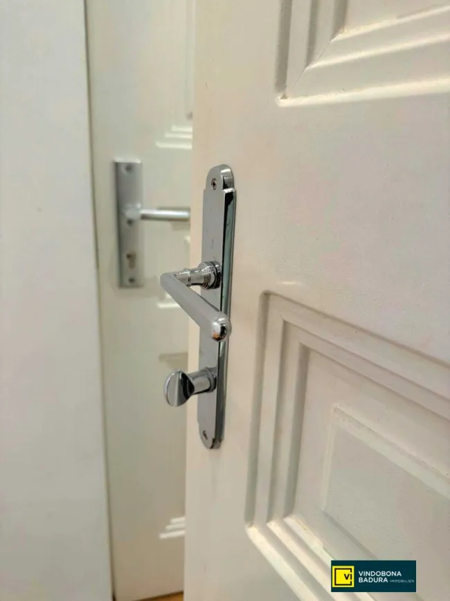 Nahe Lycée Francais: Charmante 1-Zimmer-Wohnung – gepflegt, stilvoll eingerichtet & ideal als Starterwohnung - Bild