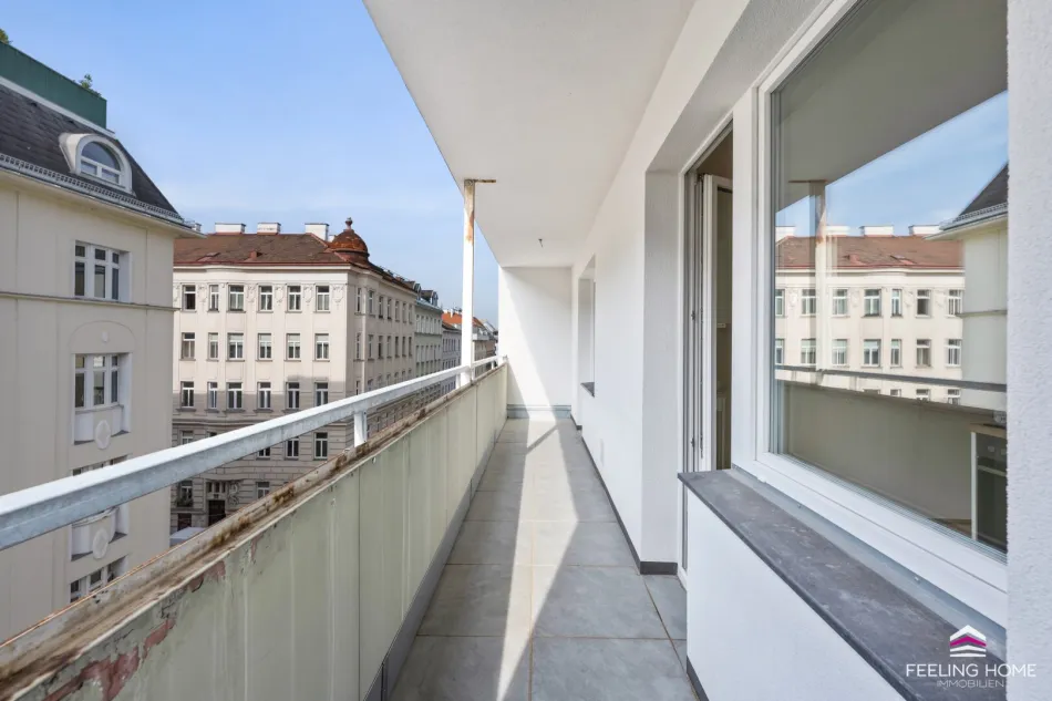 Urbanes Wohnen mit Wohlfühlfaktor: 2022 generalsanierte 3-Zimmer-Wohnung mit Loggia - Bild