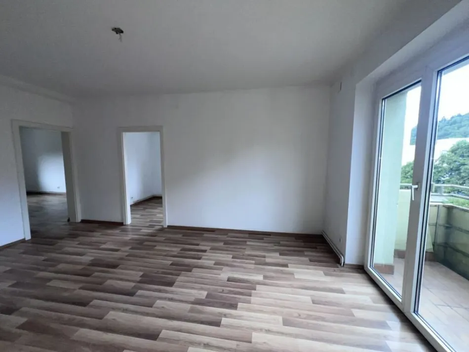 ++nette, saubere Mietwohnung mit Balkon in Leoben ++ - Bild