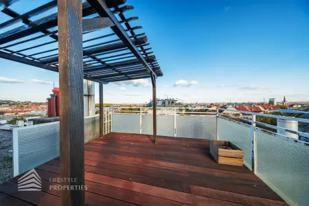 Leben über den Dächern Wiens: 110 m²-Terrassenwohnung mit Dachterrasse, Weitblick & Lift bis in die Wohnung