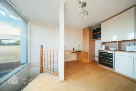 Leben über den Dächern Wiens: 110 m²-Terrassenwohnung mit Dachterrasse, Weitblick & Lift bis in die Wohnung