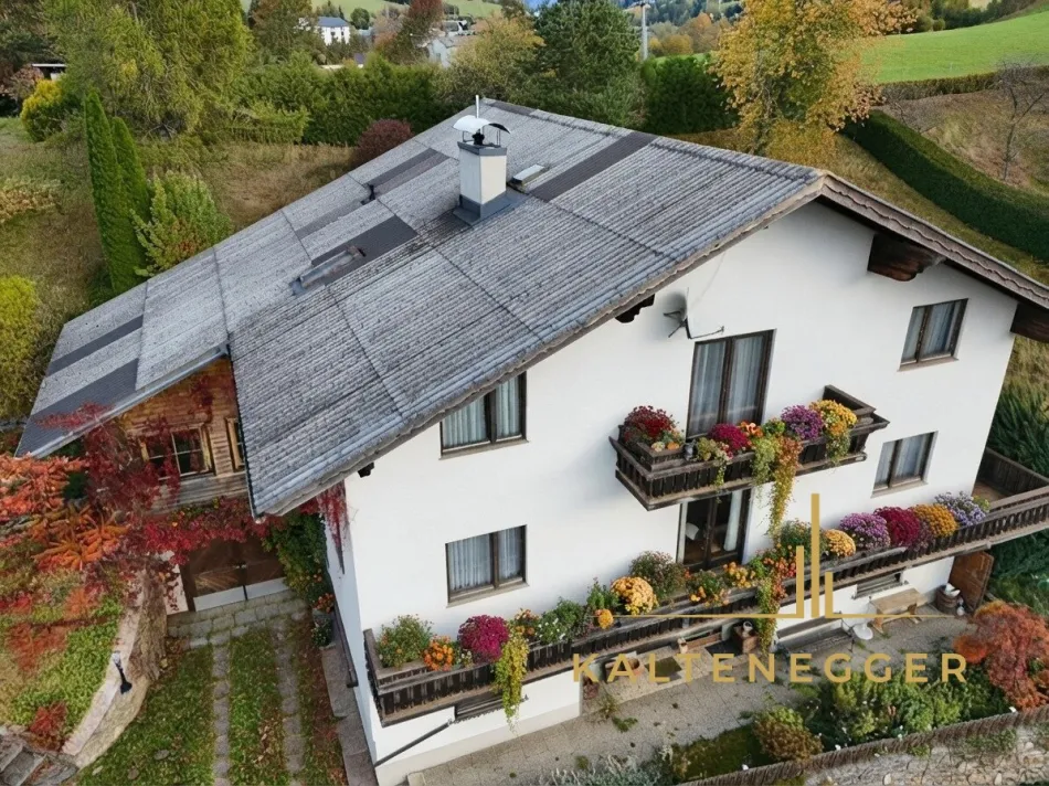 Großzügiges Zwei-Familienwohnhaus in idyllischer Grünruhe-Lage - Titelbild