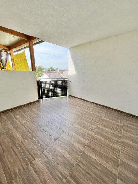 Ab August verfügbar: 2-Zimmer-Whg mit großem Balkon und Terrasse am Hauptplatz Jennersdorf