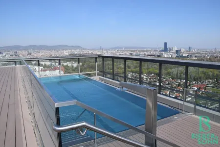 Rooftop-Pool
