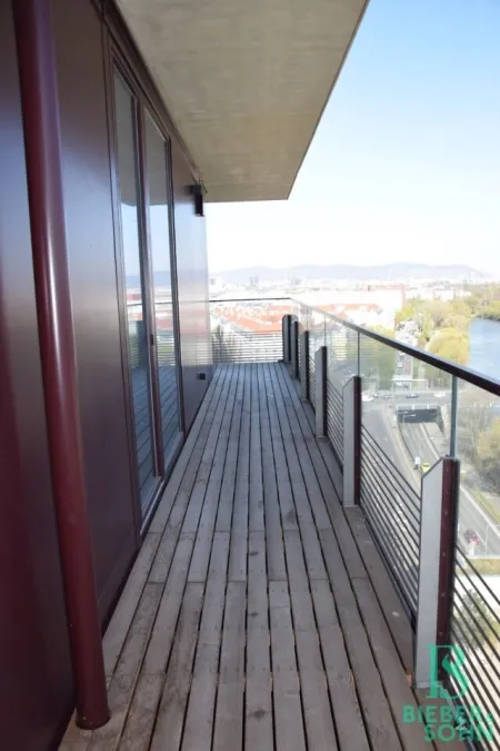 Rooftop-Pool