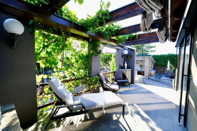 Bungalow mit Schwimmteich in Grünruhelage