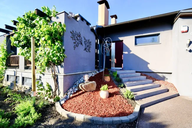 Bungalow mit Schwimmteich in Grünruhelage
