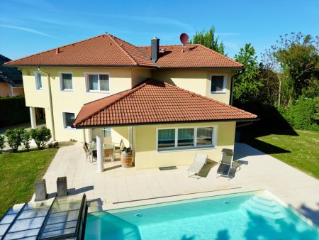 Mediterrane Villa in Grünruhelage