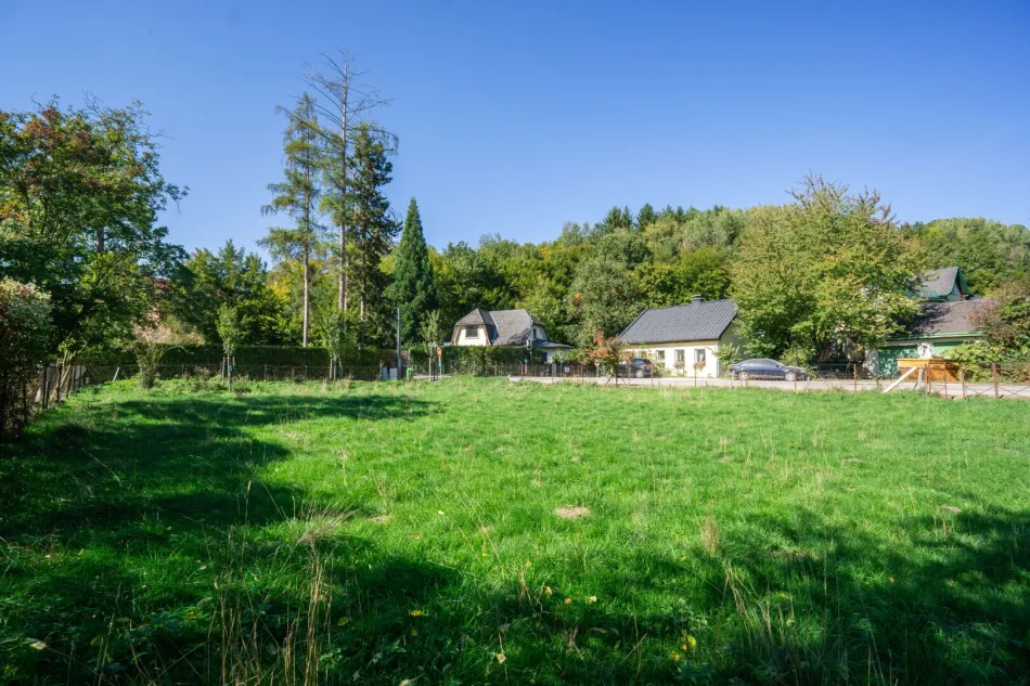 Großzügig bauen, naturnah leben – 1.238 m² ebener Baugrund im Dorfzentrum von Laaben - Bild