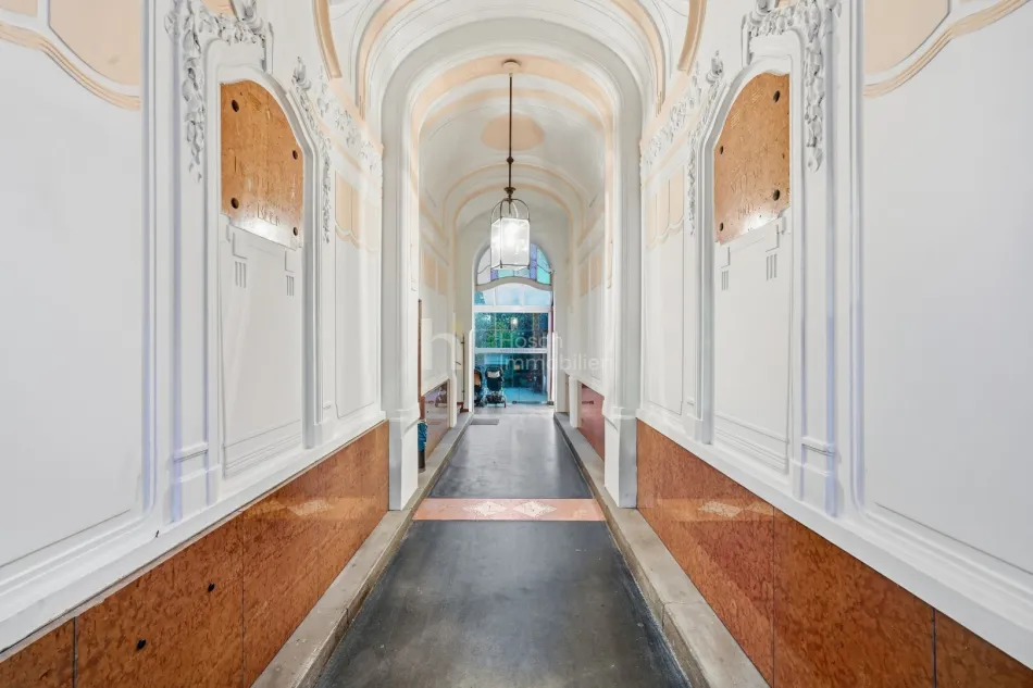 Großer Wohnraum und Balkon | Dachgeschoss mit 81,42 m² - Titelbild
