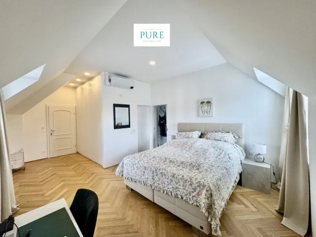 Schlafzimmer 1 mit Schrankraum & Bad