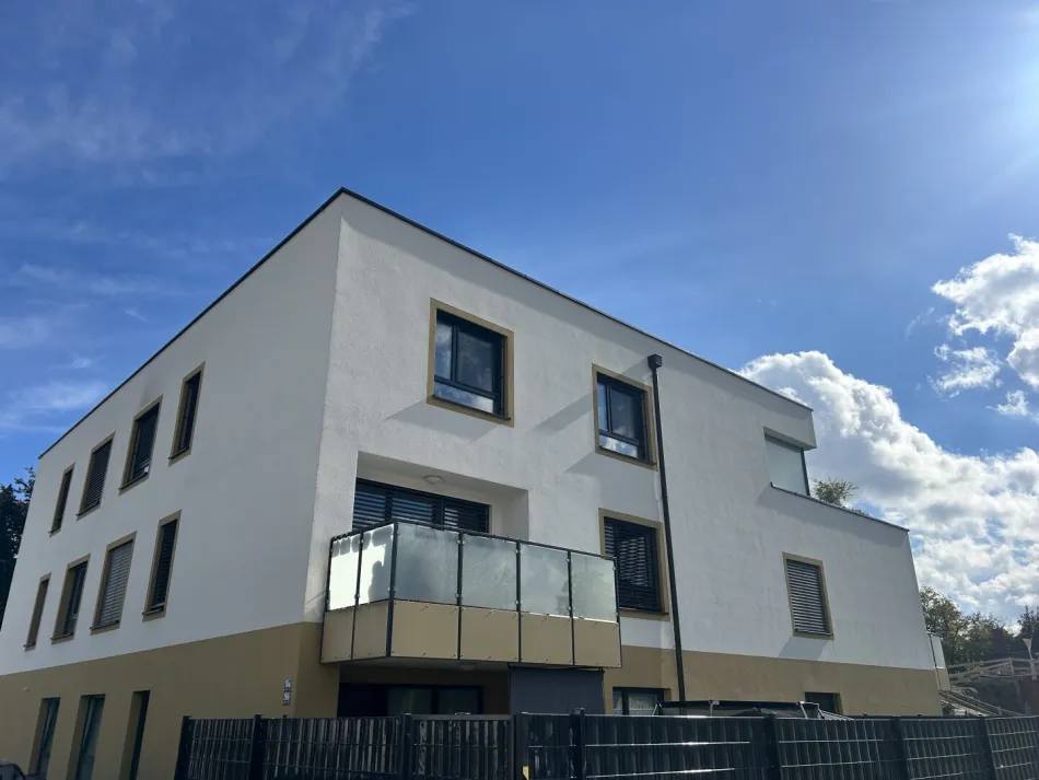 Gratulation IHR SUCHEN HAT EIN ENDE 3-Zi-Vorsorgewohnung in Ried i.I., Erstbezug, Balkon, Garage, Fußbodenheizung - Titelbild