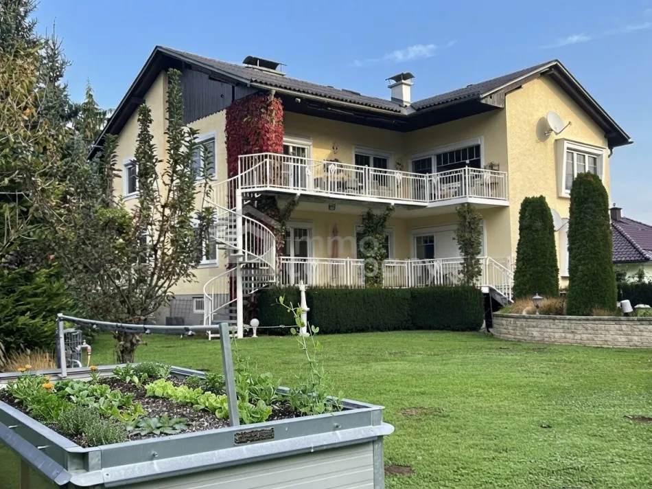 Top-renovierter Wohntraum mit 2000 m² Gartenparadies,Teich und Bachlauf - Titelbild