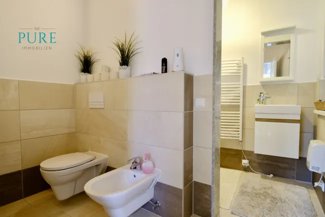 Traumbad mit Dusche & WC - Bad Nr. 2