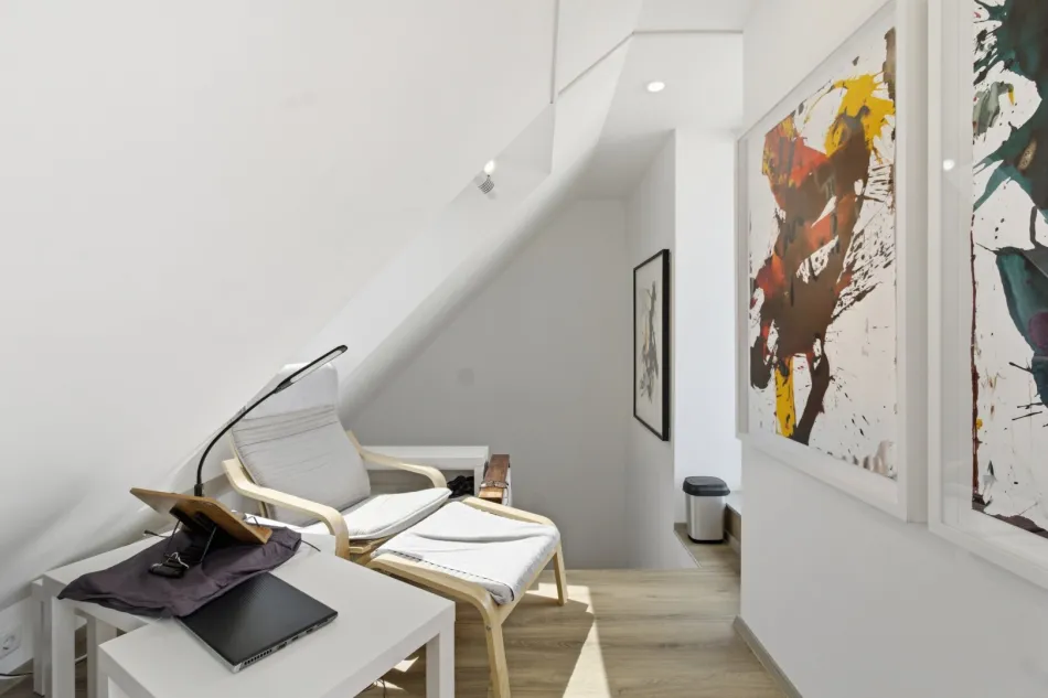 Über den Dächern von Wien: 2,5-Zimmer-Maisonette mit Sonnenterrasse, U1 Troststraße - Bild