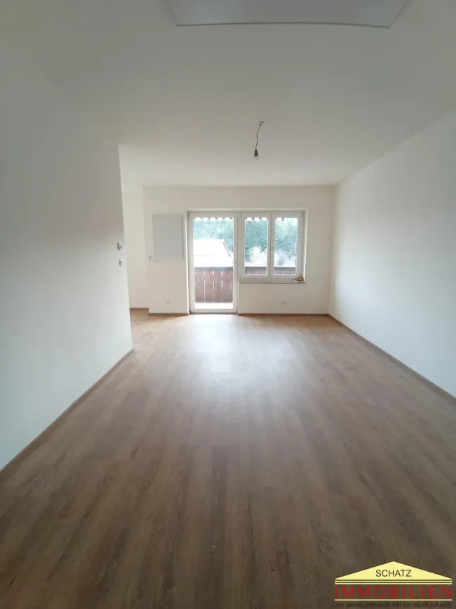 Einladende Wohnung mit Balkon und Stellplatz - Titelbild