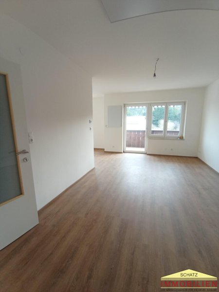 Einladende Wohnung mit Balkon und Stellplatz