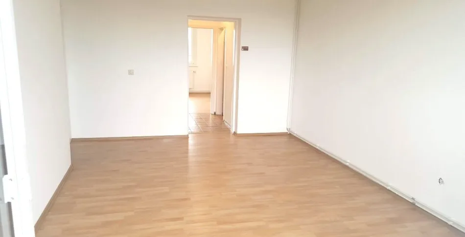 Charmante Sanierte 2-Zimmer Wohnung mit Balkon in bester Lage – 63m² - Bild
