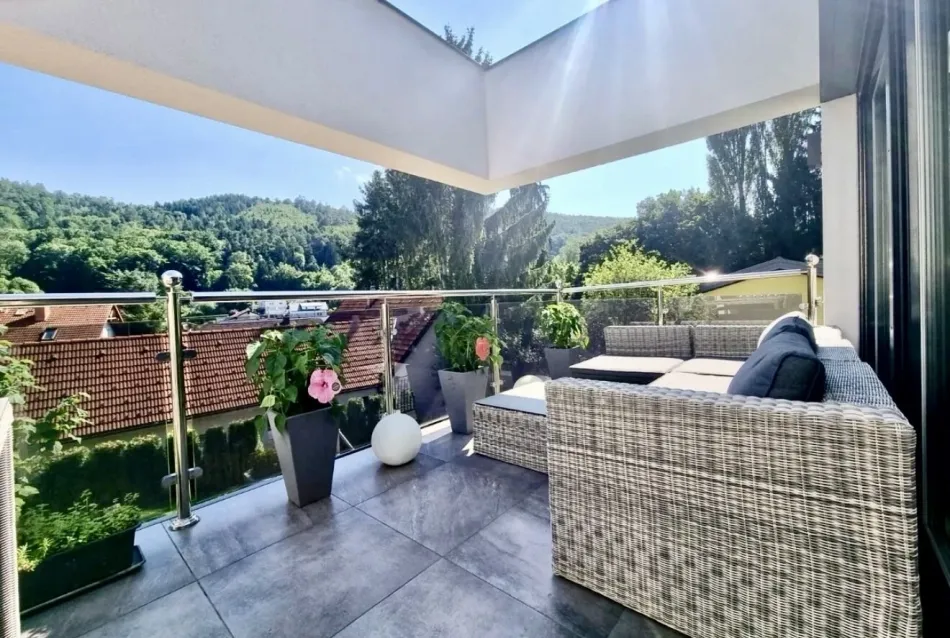 Moderne 3 Zimmer-Wohnung in Graz, vollsaniert mit Balkon, 2 Stellplätzen und Fußbodenheizung - Titelbild