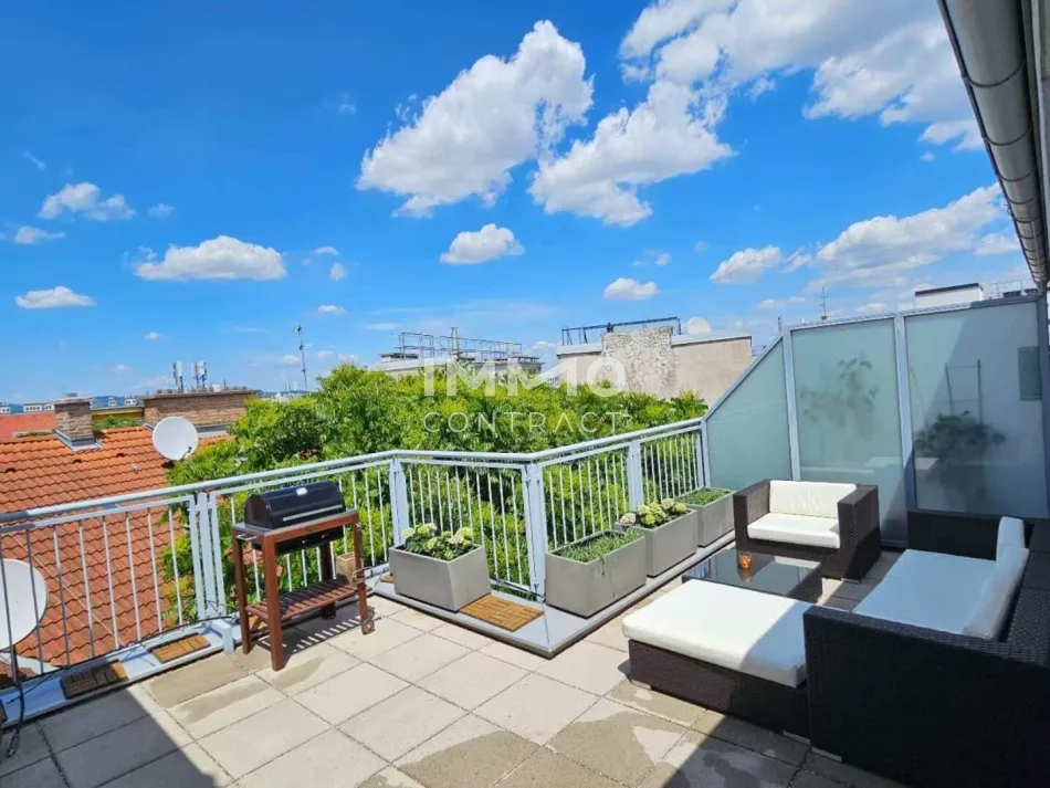 Exklusive DG Wohnung ohne Dachschrägen! Uneinsehbare Dachterrasse mit Panoramablick! Kamin vorhanden! - Titelbild