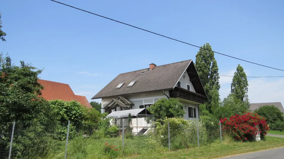 Pferdehof in sonniger Ruhelage bei Straden – 1,7 ha Grund, Wohnhaus, zahlreiche Nebengebäude & ideal für Selbstversorger - provisionsfrei - Bild
