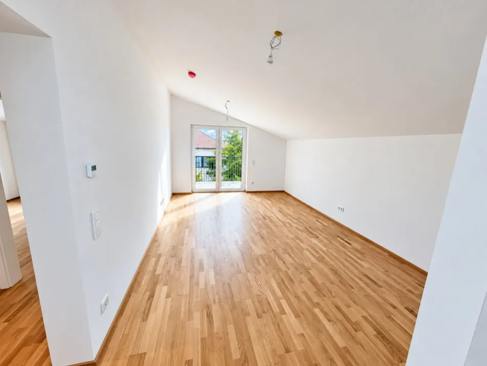 Hochwertiger Erstbezug mit Balkon für Singles und Paare - Bild