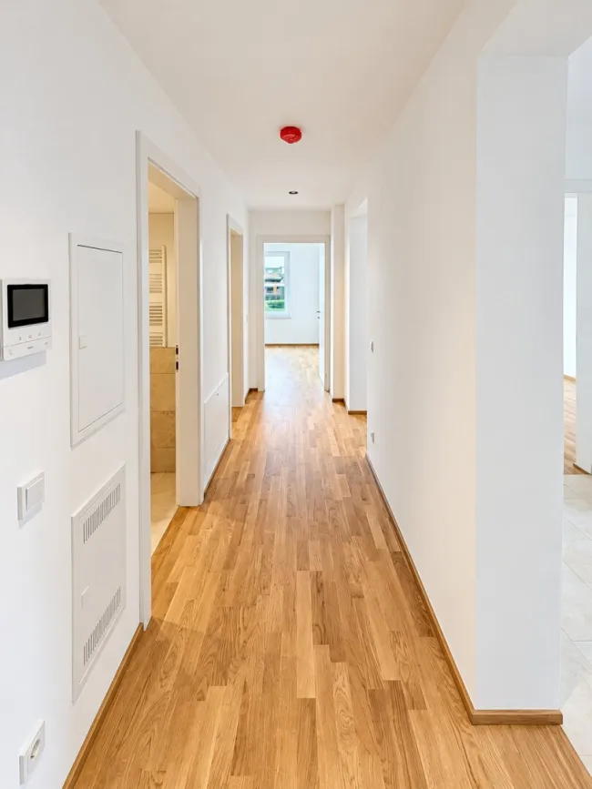 Erstbezug für Singles und Paare - mit Balkon und bester Ausstattung - Bild