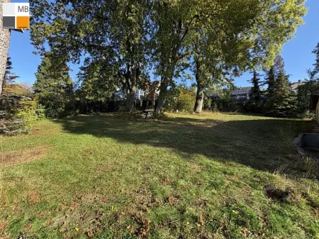 großer Garten mit Privatsphäre