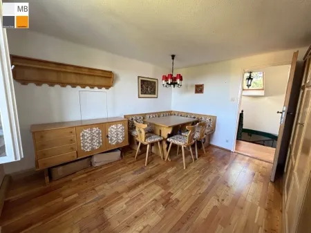 Zimmer mittig dzt Wohnzimmer OG