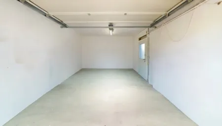 13 Garage