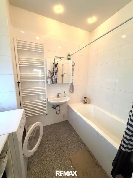 Badezimmer mit Badewanne