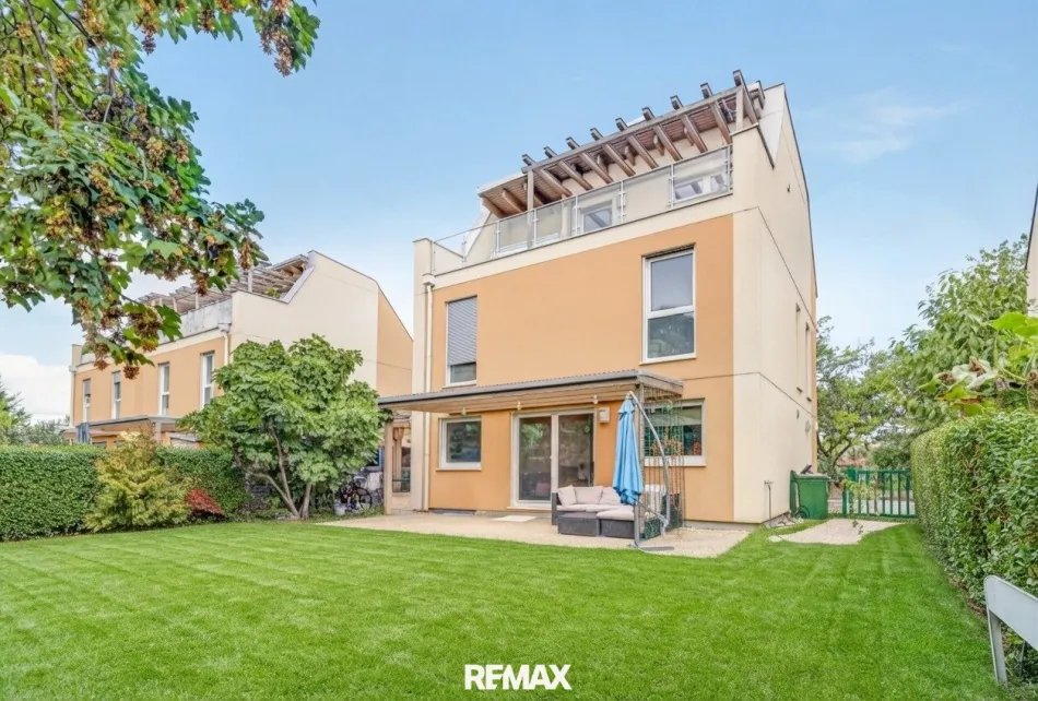 Erste Reihe Neue Donau | Einfamilienhaus auf Baurechtsgrund - Titelbild