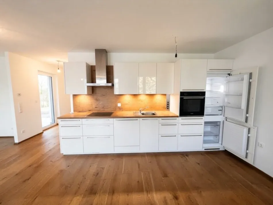 Hochwertige Neubau 3 Zimmer Wohnung mit Loggia perfekt für Familie - Miete ab 1.01.2027 möglich - Bild