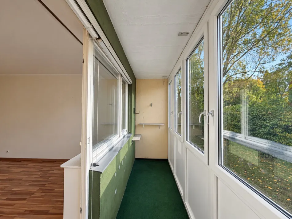 Ruhig wohnen in Graz-Jakomini – 2-Zimmer-Wohnung mit verglaster Loggia und Parkplatznutzung - Titelbild