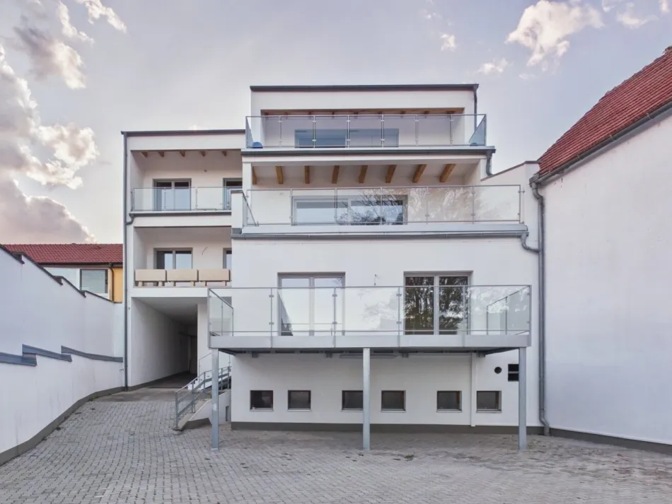 Investoren-Paket: Wohnungen, Geschäftslokal, Veranstaltungsflächen - fast 500m² Bestand - Titelbild