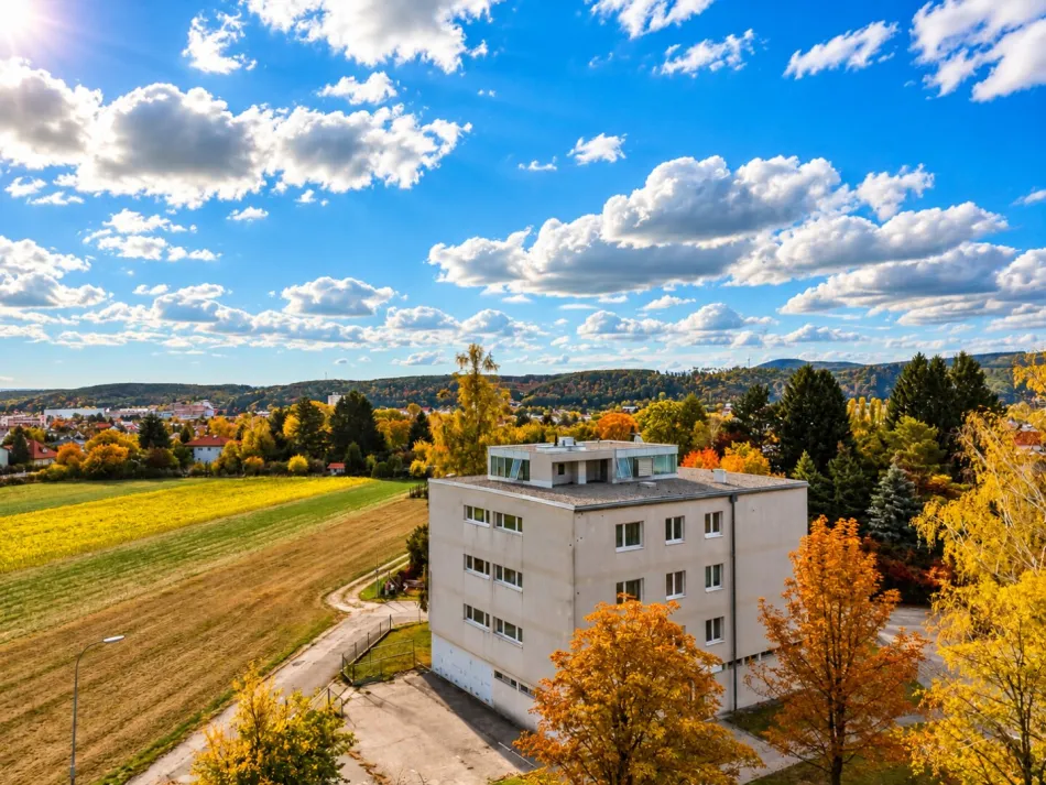 Attraktives Anlageobjekt in Ternitz, Ortsteil Pottschach – Mehrparteienhaus mit 12 Wohneinheiten - Titelbild