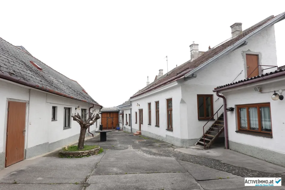 Baugrundstück mit Altgebäude mitten im Zentrum Brunn am Gebirge - Bild