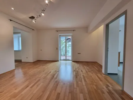 Wohnzimmer / Balkon