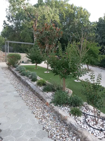 Traumhaus in Lakmartin: 4 Zimmer, Terrassen, Garten und mehr
