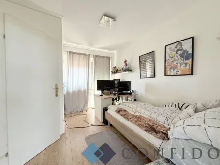 Zimmer 1 OG