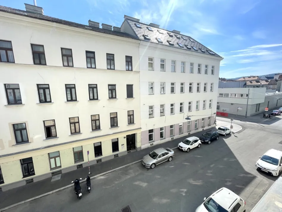 CHARMANTE 2- ZIMMER WOHNUNG IN SCHÖNEM ALTBAU - Bild