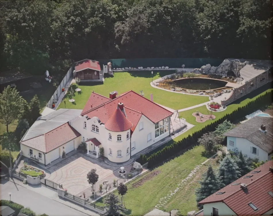 Traumhaftes Grundstück mit exklusiver Villa - 360°- 3D Besichtigung - Titelbild