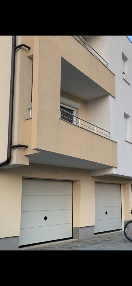 Exklusives Mehrfamilienhaus mit 4 modernen Wohneinheiten und Meerblick – zu verkaufen