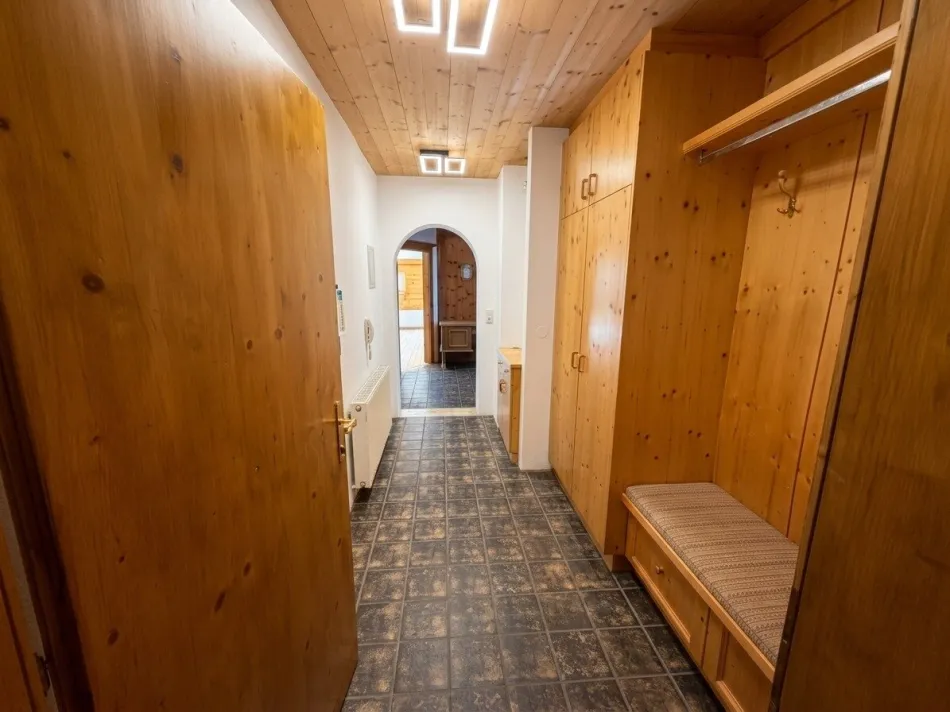 Großzügige 6-Zimmer- Dachgeschosswohnung mit Balkon und Dachterasse in Axams - Bild