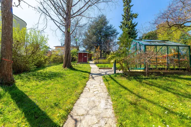 Grosse Familienvilla, Obere Stadt Klosterneuburg, Gehminuten in das Zentrum, Traumfernblick! - Bild