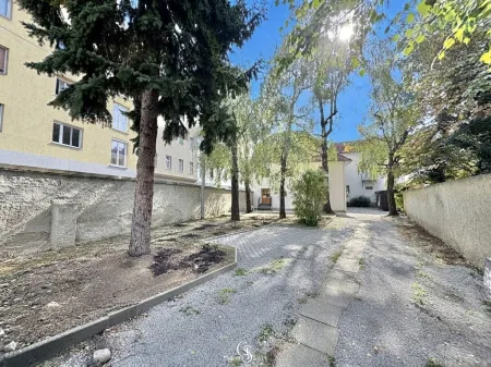 Garten/Parkplatz