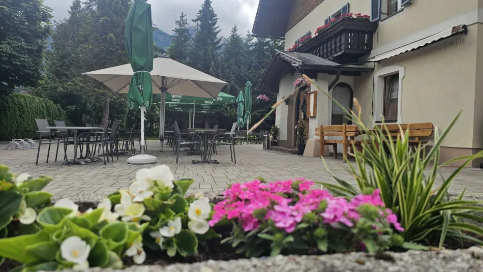 Gutgehender Gastbetrieb mit Zimmervermietung - Schi- und Wanderregion Nassfeld Hermagor - Titelbild